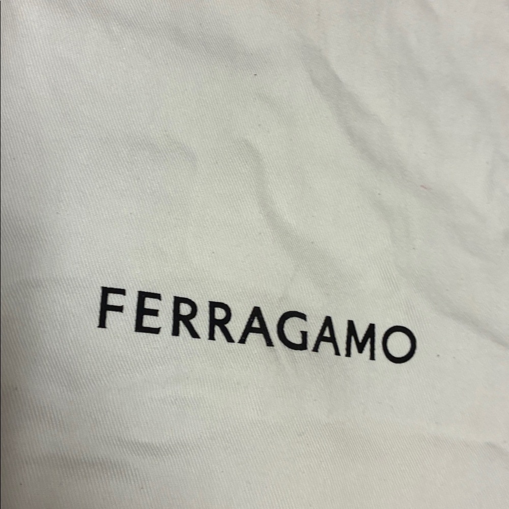 2 Ferragamo dust bags - Picture 7 of 7